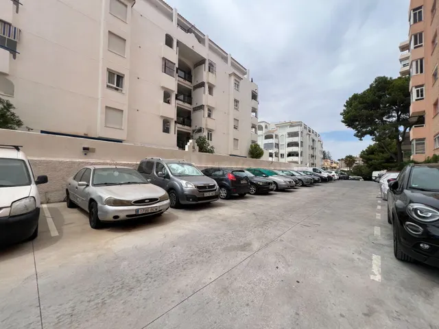 Estudio a pocos metros del mar – Ideal para vivir o invertir - foto 2