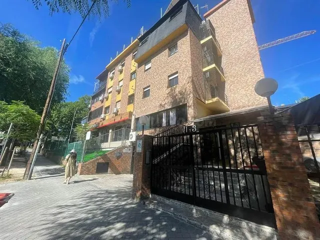 Venta local comercial en Madrid - foto 3