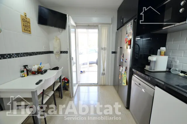 Respira paz entre el mar y la montaña en este exclusivo chalet pareado reformado con piscina privada, solárium y parking — 10