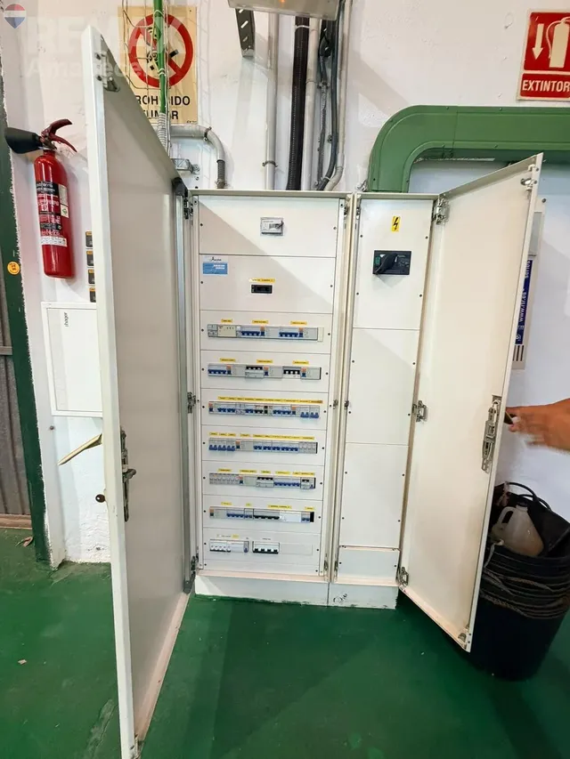 Nave industrial agroalimentaria equipada con cámaras frigoríficas y fotovoltaica — 33