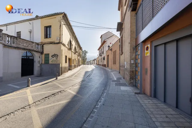 Barrio del Realejo. Sacamos a la venta dos plazas de garaje para coche muy grande. — 6