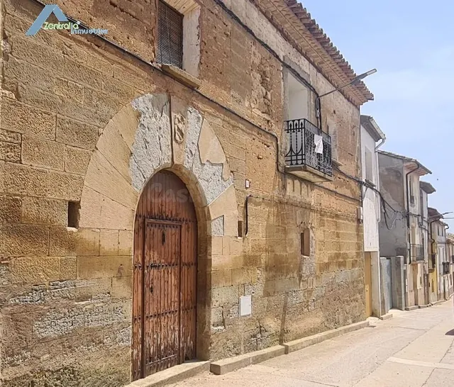 Casa solar de 1588 llena de historia en Loscorrales