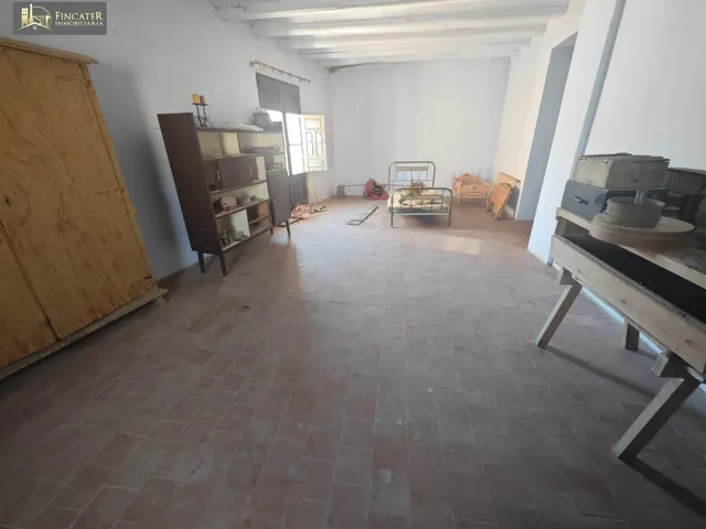 CASA EN CELLA — 25