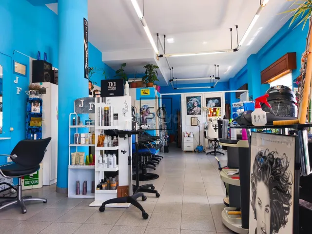 Peluquería totalmente equipada en Santa Marina, Ferrol - foto 3