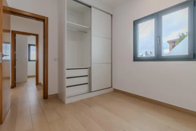 Piso en alquiler de 2 dormitorios con vistas a la ciudad — 12