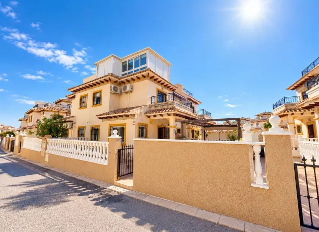Casa 3 habitaciones 100m² en venta - La Zenia