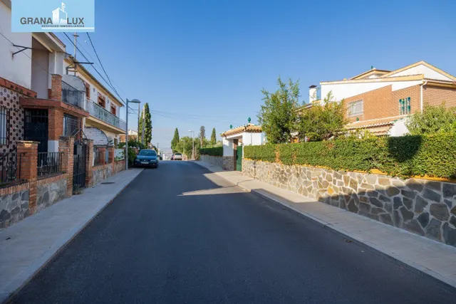 Compra tu parcela para hacer la casa de tus sueños a 5 min de Granada. Huétor Vega — 18