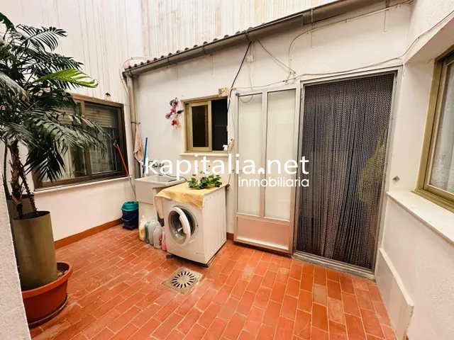 Amplia casa a la venta en Font de la Figuera (Valencia) — 46