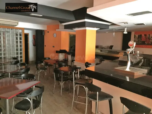 SE VENDE O TRASPASA BAR — 3