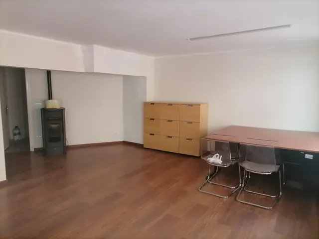 Amplia Oficina Reformada en el Corazón de Ponferrada — 7