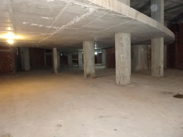 LOCAL COMERCIAL DE 945 M2 EN ZONA PEATONAL — 7