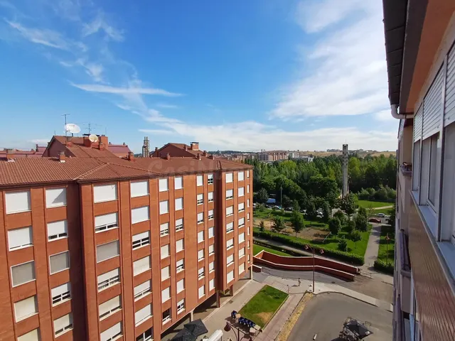 Piso en venta adaptado en el Polígono 58, junto al Paseo de  - foto 2