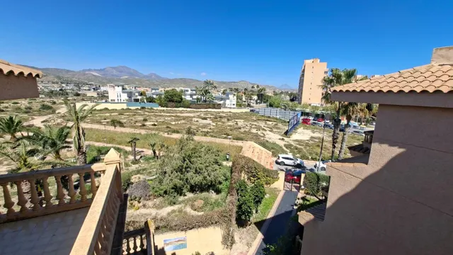 Bonito apartamento con vistas y piscina — 7