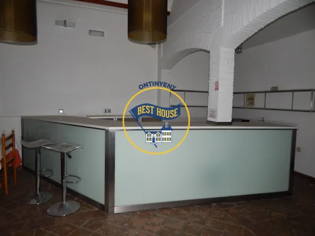 OPORTUNIDAD RESTAURANTE EN VENTA CON CASA EN BOCAIRENT — 35