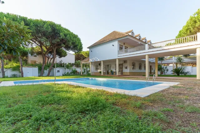 Chalet independiente con gran potencial turístico, a 400 met - foto 2