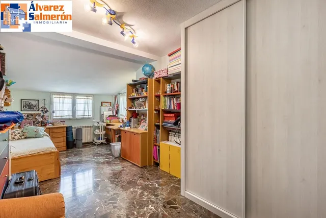 CASA PAREADA EN LA ZUBIA CON PISCINA, ZONA DE BARBACOA Y JARDÍN — 28