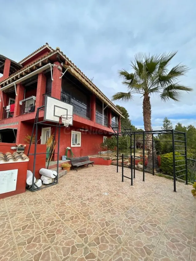 Chalet en venta en La Nucia - foto 3