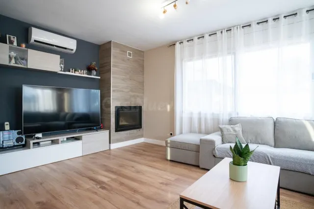 Casa con Piscina en Venta en Can Parellada — 5