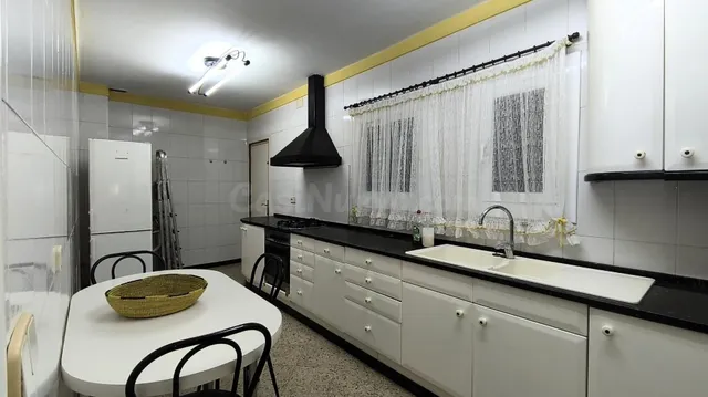 ¡AMPLITUD, LUZ Y 4 habitaciones EN GRANOLLERS!