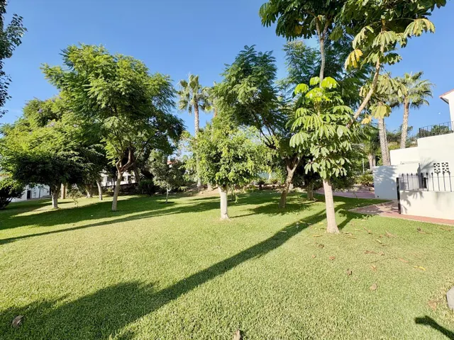 Casa adosada con dos patios privados y piscina comunitaria en Caleta de Vélez — 17