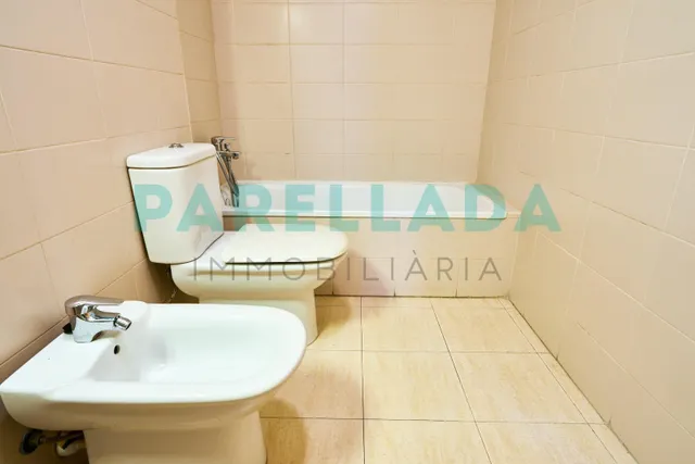 Piso de 3 habitaciones con parking junto al Puerto de Badalona — 17