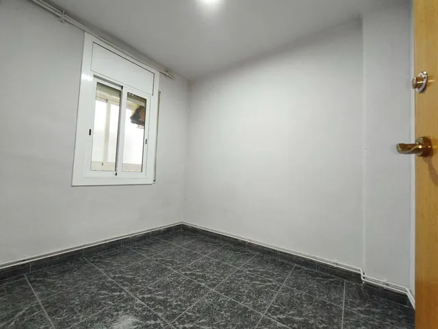 Piso de 3 habitaciones en la teixonera , muy soleado y bien equipado — 15