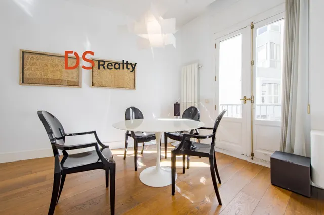 Ds realty presenta | vivienda exterior con tres balcones y terraza frente al templo de debod — 21