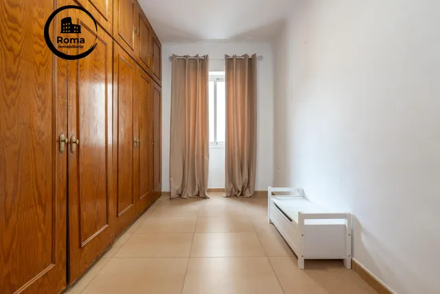 Piso de 87 m2 con 3 dormitorios en Pedro Antonio de Alarcón 27, junto a Recogidas — 36
