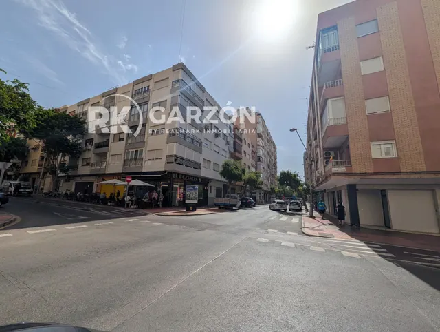 Piso en Alquiler  zona Altamira — 7
