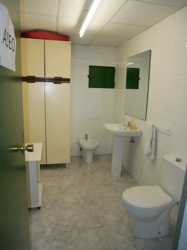 Se venden naves con parcela de 2.868 m2 en Senda De los Garres — 37