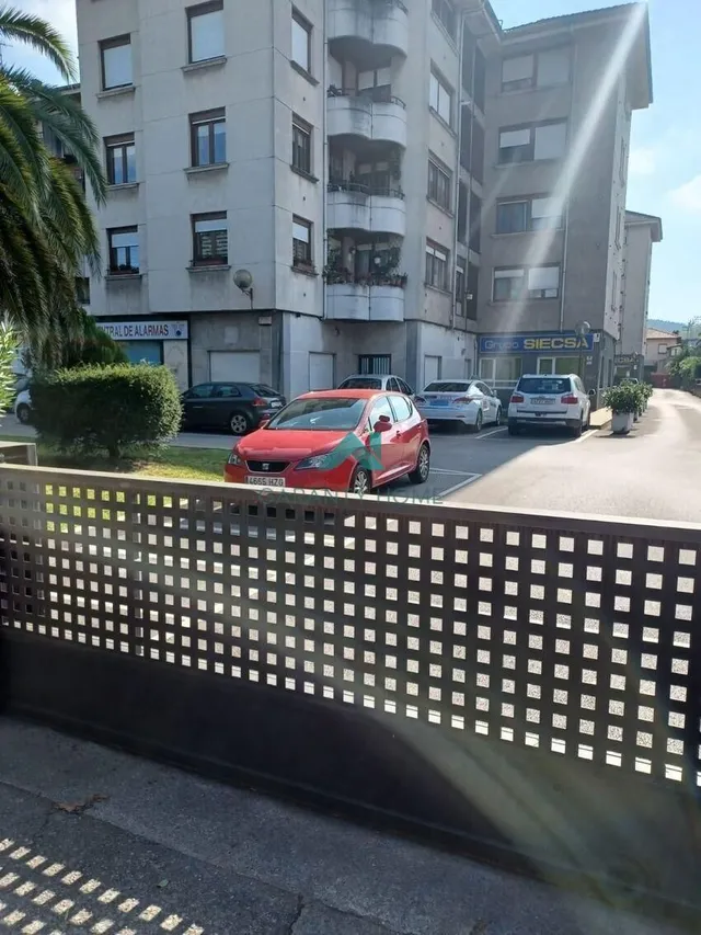 Se vende local comercial en Torrelavega — 10