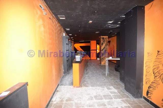 Local comercial en venta — 14