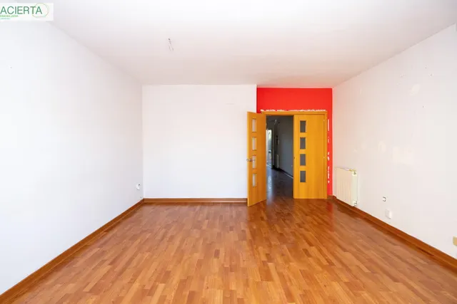 Ponemos a la venta esta preciosa casa en Urbanizacion cerrada, con zonas comunes y piscina comunitaria. — 23