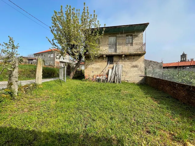 CASA DE PIEDRA  CON TERRENO PARA REHABILITAR — 8
