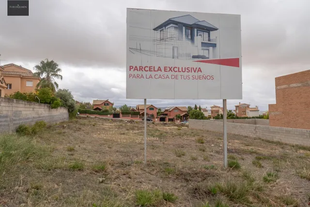 VENTA DE PARCELA EN LA URBANIZACIÓN CAÑADAS DEL PARQUE — 23
