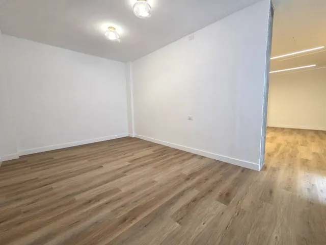 A la venta estupenda oficina reformada en el Paseo de Tomás Morales — 8