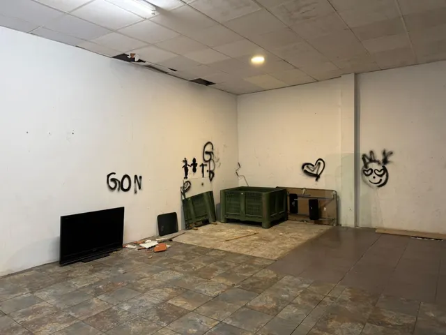 ¿Buscas un espacio amplio, bien ubicado y con un flujo constante de gente? — 5