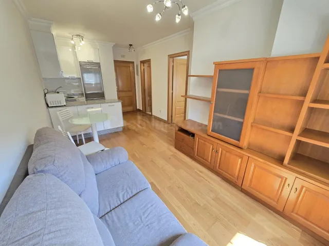 VIVIENDA IMPECABLE CON GARAJE Y BODEGA - foto 3