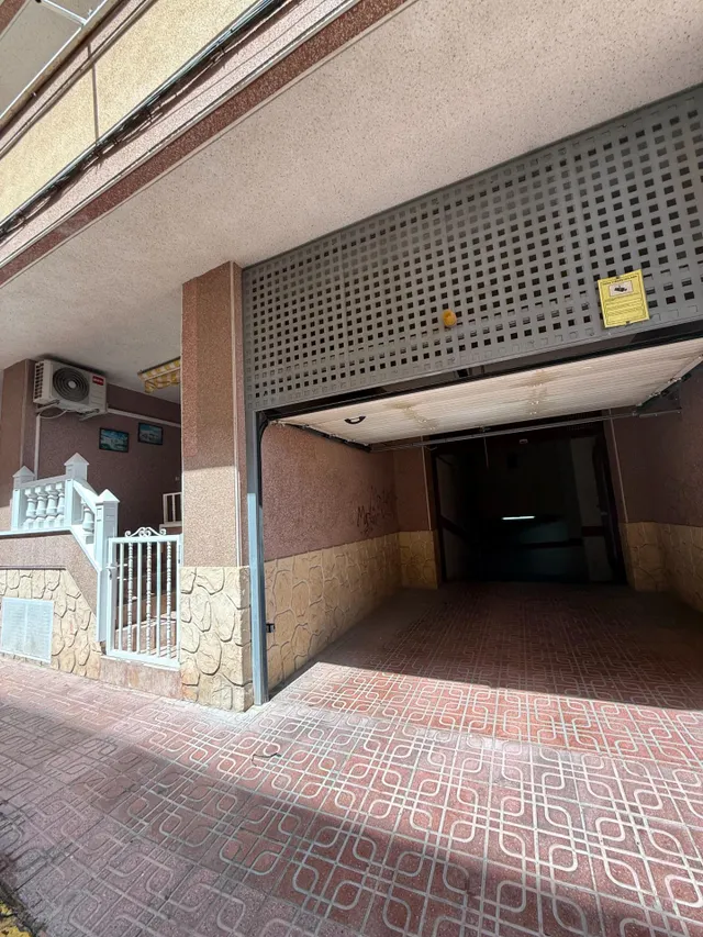 Garaje  cerrado 30m2 en la  calle ramon gallud — 8