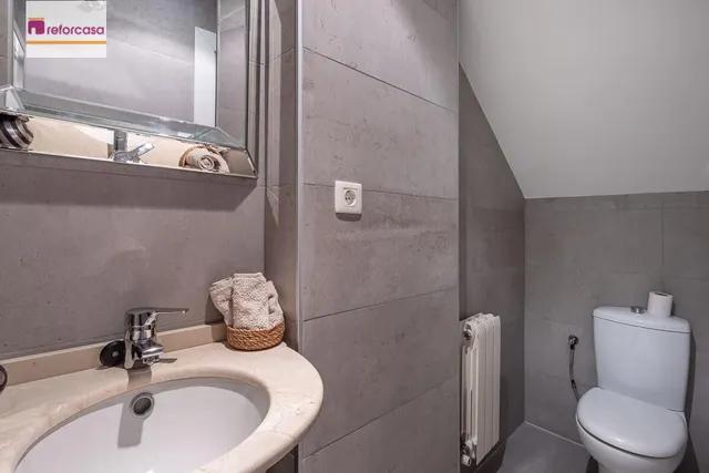 Exclusivo Piso Dúplex en el Corazón de Granada — 11