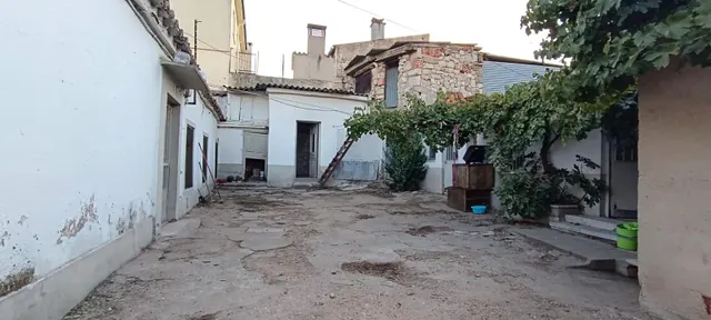VENTA INMUEBLE/SOLAR ADOSADO CON construcciones VARIAS EN ZAMORA ZONA SAN ISIDRO, PATIO, GARAJE... — 5
