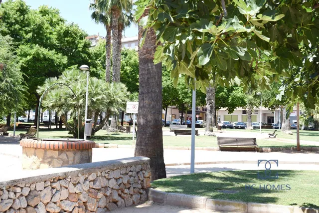 Tu negocio junto al parque del lago — 13