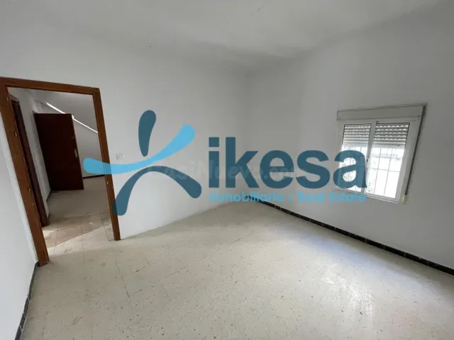 VENTA DE PISO EN LA CAMPANA (SEVILLA) - foto 2