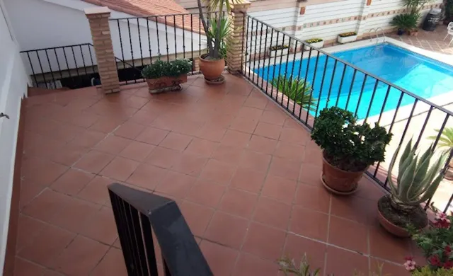 FANTÁSTICA VIVIENDA CON PISCINA — 7