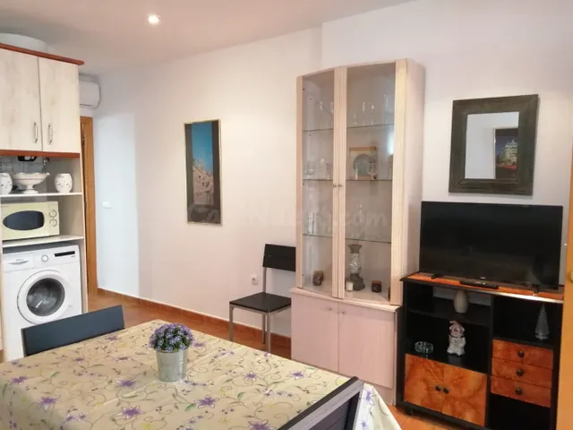 SE ALQUILA APARTAMENTO EN EL CENTRO DE FUENGIROLA - foto 5