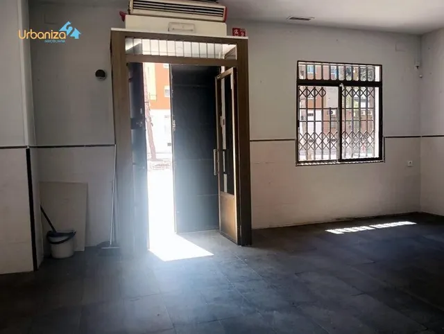 BAR EN PLENO CENTRO DE VALDEPASILLAS PARA ENTRAR A FUNCIONAR YA — 11