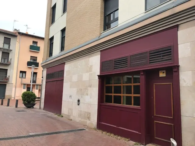 Local comercial en venta en c/ Yanguas y Miranda — 7