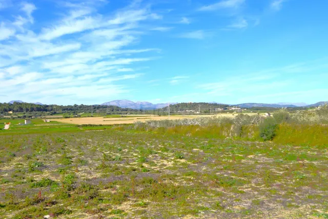 Finca rústica con posibilidad de construir una vivienda en M - foto 3