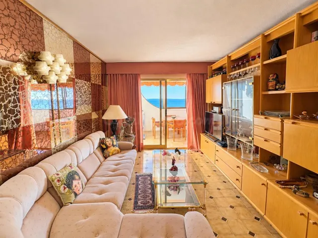 Piso en venta en planta 13 con vistas frontales panorámicas  - foto 2