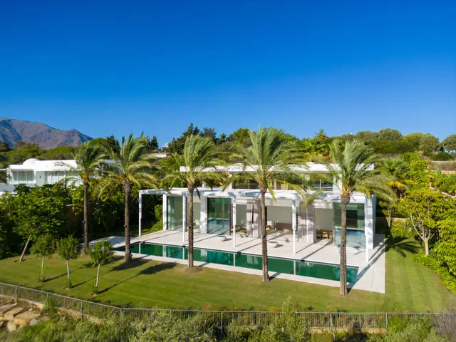 Chalet 4 habitaciones 578m² en venta - Costa Del Sol